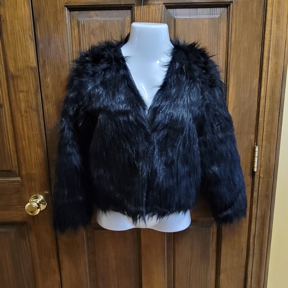 Aixirui Sz M Black Faux Fur Jacket P2P 18 L 21